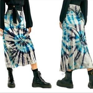 FREE PEOPLE Bali Serious Swagger Velvet Tie Dye Midi Skirt Size Large